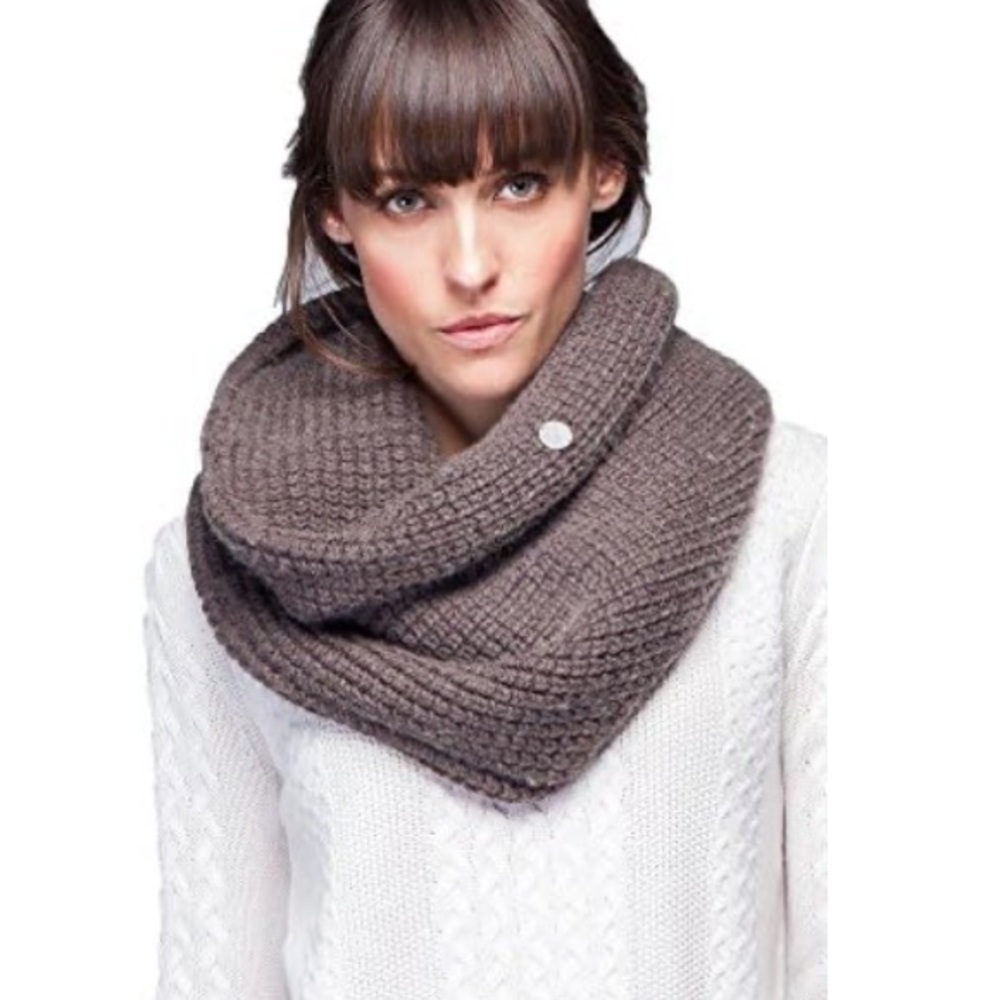 Asmar Equestrian Gray wool blend Eternity scarf warm ONE SIZE